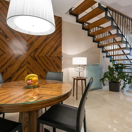 Apartment On The Main Street With Parking Old Town *