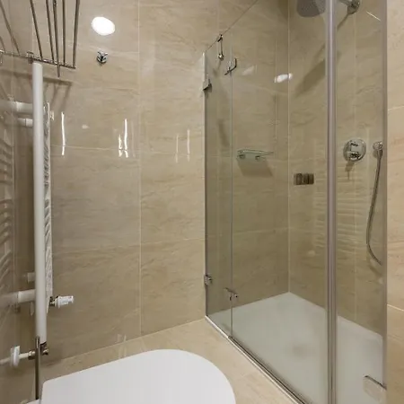 On The Main Street With Parking Old Town Appartement *