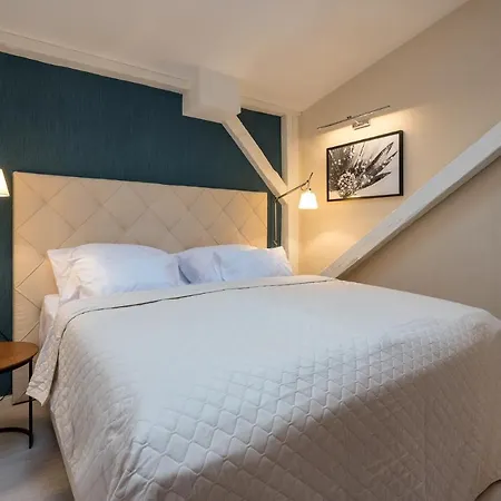 公寓 On The Main Street With Parking Old Town 科希策