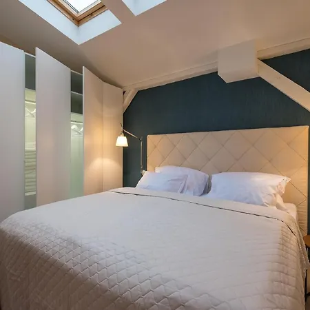 On The Main Street With Parking Old Town 科希策