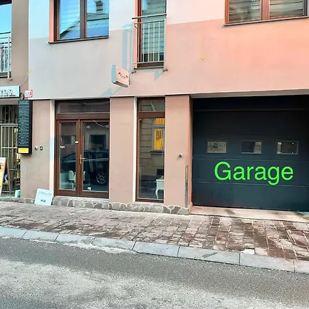 On The Main Street With Parking Old Town Apartment Kosice