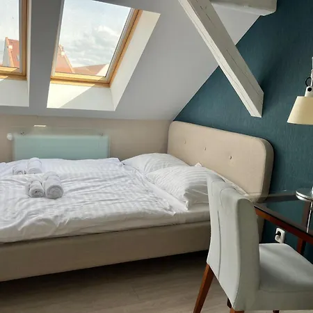 On The Main Street With Parking Old Town Appartement